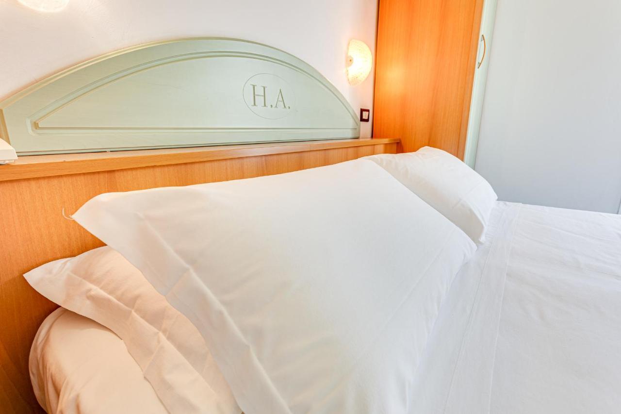 Hotel Augustus Gatteo a Mare Eksteriør bilde
