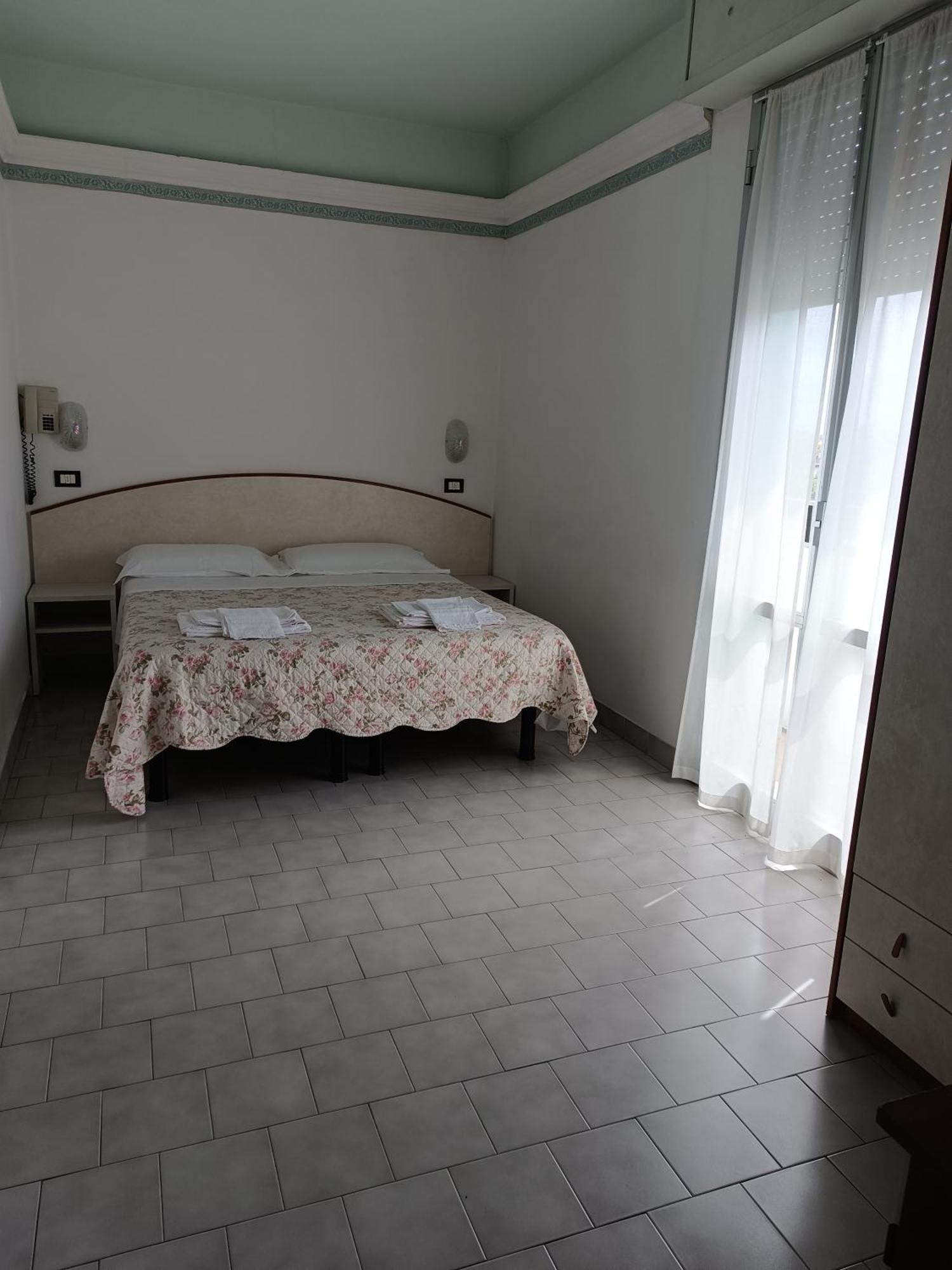 Hotel Augustus Gatteo a Mare Eksteriør bilde
