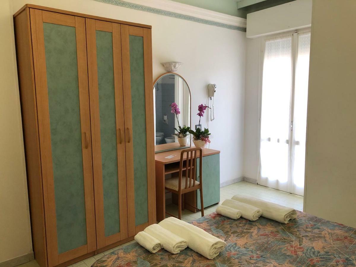 Hotel Augustus Gatteo a Mare Eksteriør bilde