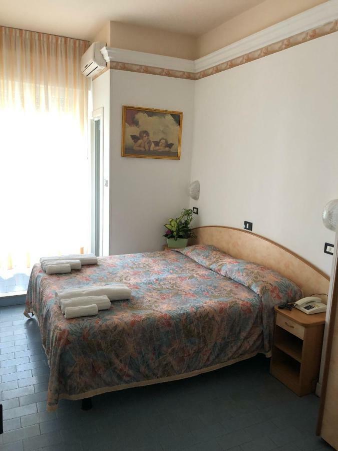 Hotel Augustus Gatteo a Mare Eksteriør bilde