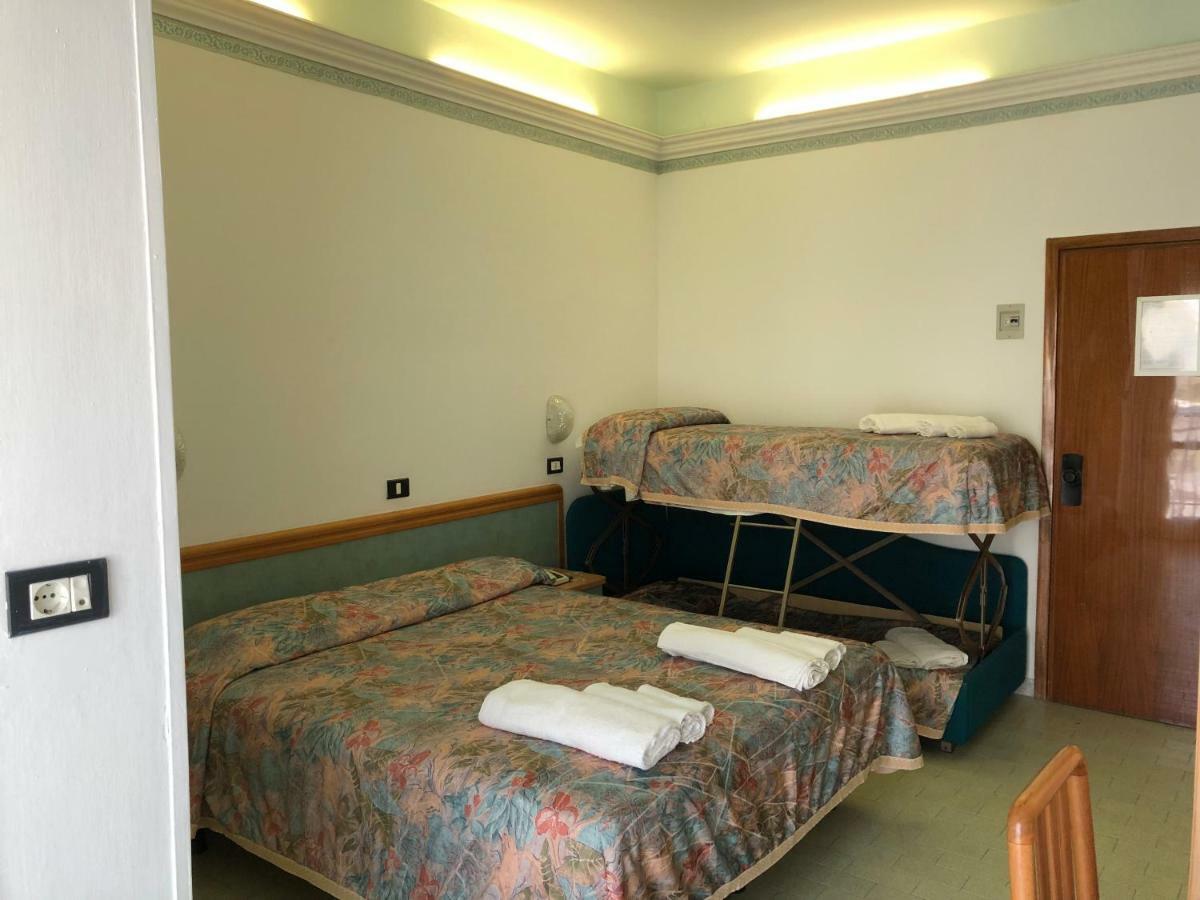 Hotel Augustus Gatteo a Mare Eksteriør bilde